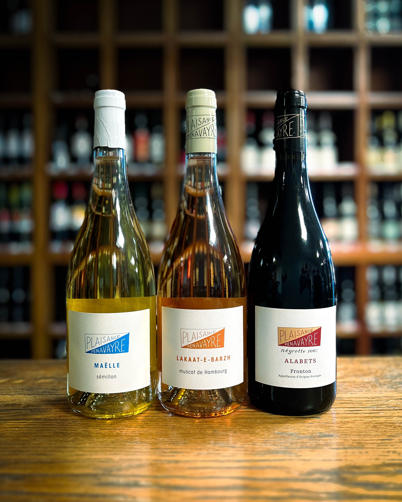 🆕🍷 Nouvelles cuvées frontonnaises par nos voisins @plaisancepenavayre ! 𝗠𝗮𝗲̈𝗹𝗹𝗲 - 𝗩𝗗𝗙 - 𝟭𝟬,𝟬 % 🍇 𝗦𝗲́𝗺𝗶𝗹𝗹𝗼𝗻 Blanc mœlleux, tendre et gourmand. Arômes d’agrumes et…